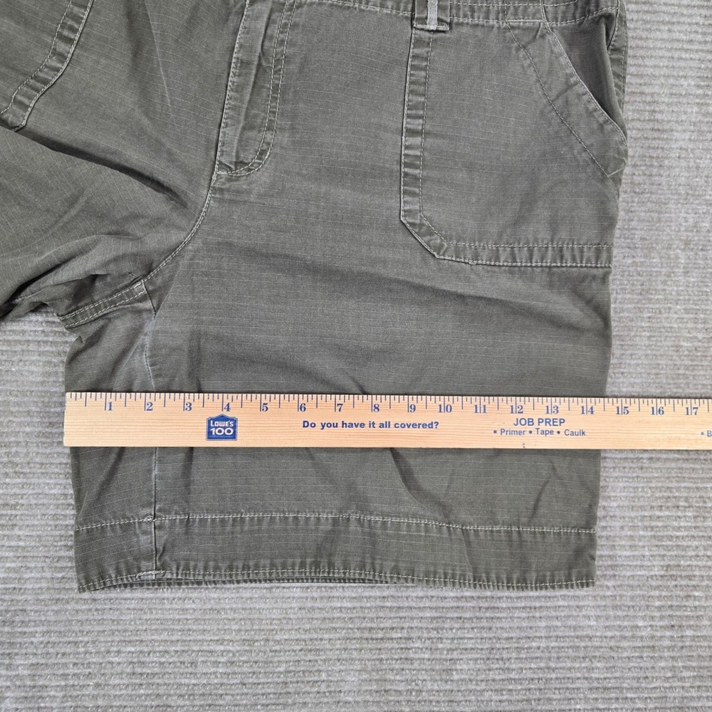 Eddie Bauer Womens 18 Olive Green Ripstop Cotton Cargo Shorts Lot of 2 - Picture 5 of 10